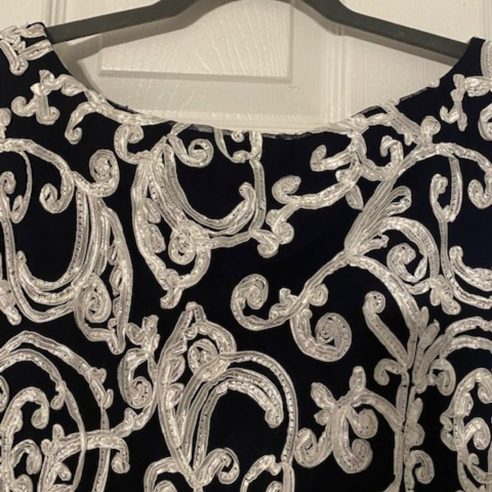 Dress - Picture 2 of 7